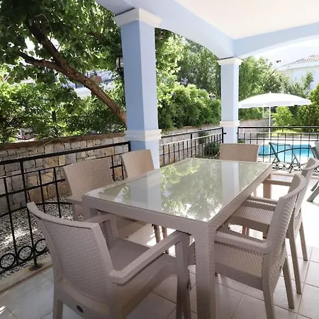Oludenizde 3+1 Villla * 费特希耶